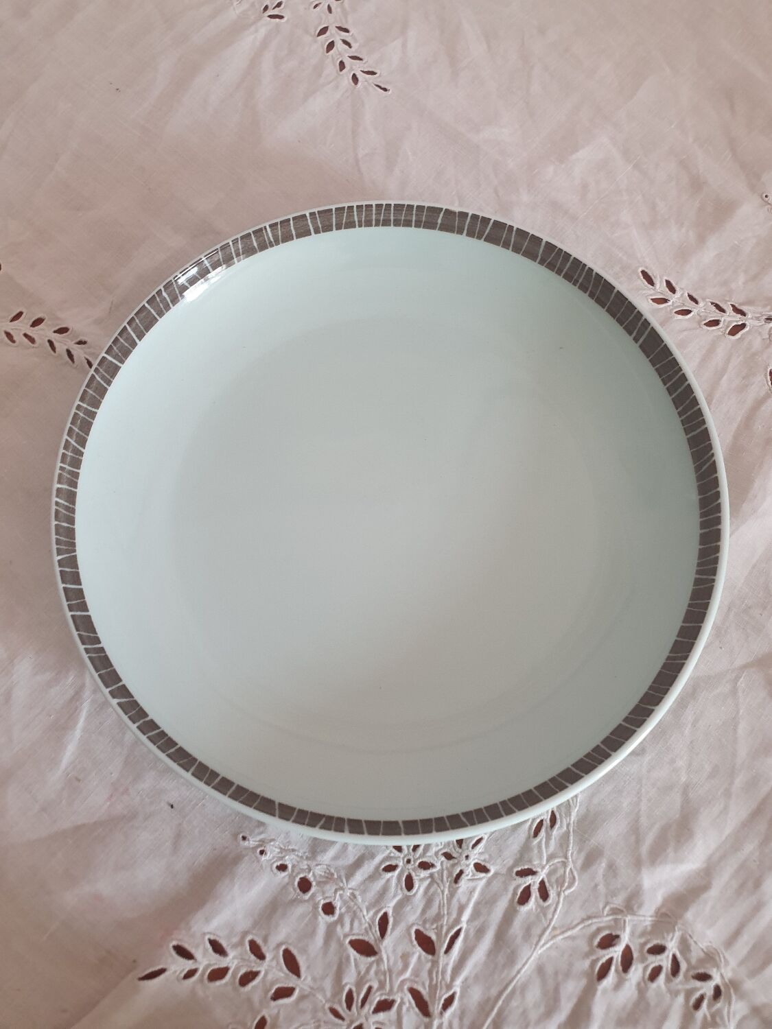 Plate model sora design by chris keenan for habitat