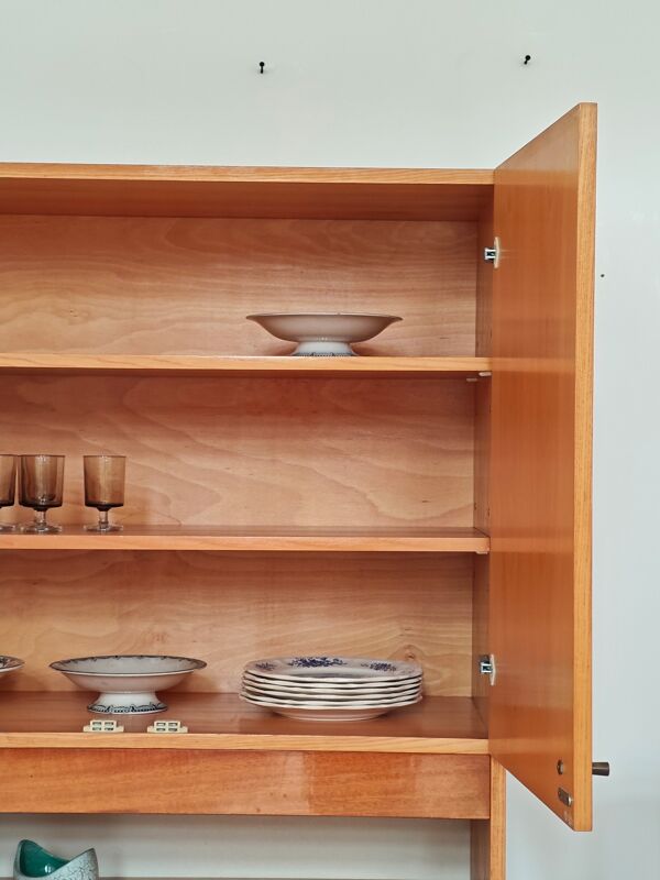 Meuble haut ancien télévision, Vaisselier armoire par Drevotex Zamberk