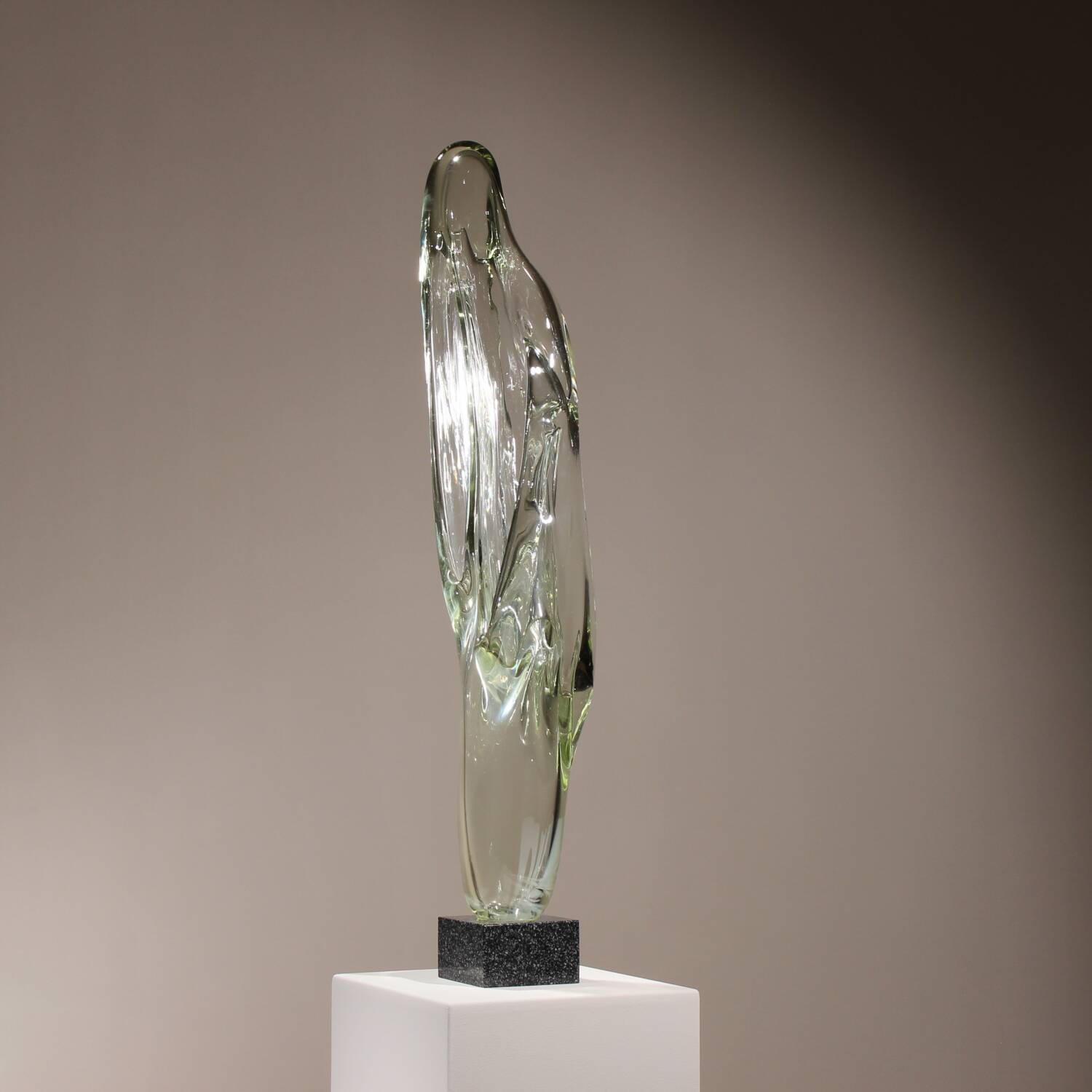 Monumental Glass Sculpture ‚Caviersecha‘ | Eastern Europe 1987