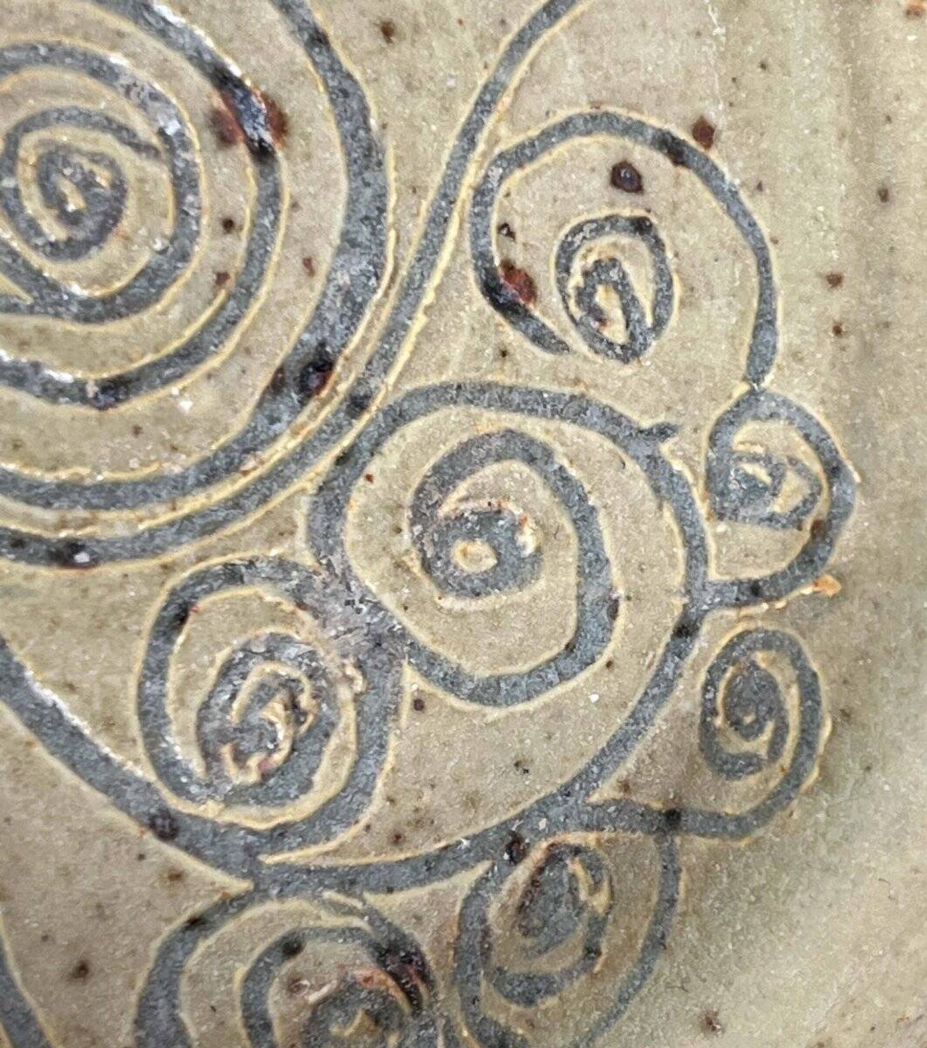 Mid-century modern Danish studio pottery bowl by Bente Lemche, 1960s.