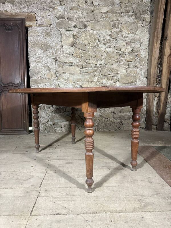 Ancienne table à volets ovale