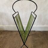 Metal magazine rack