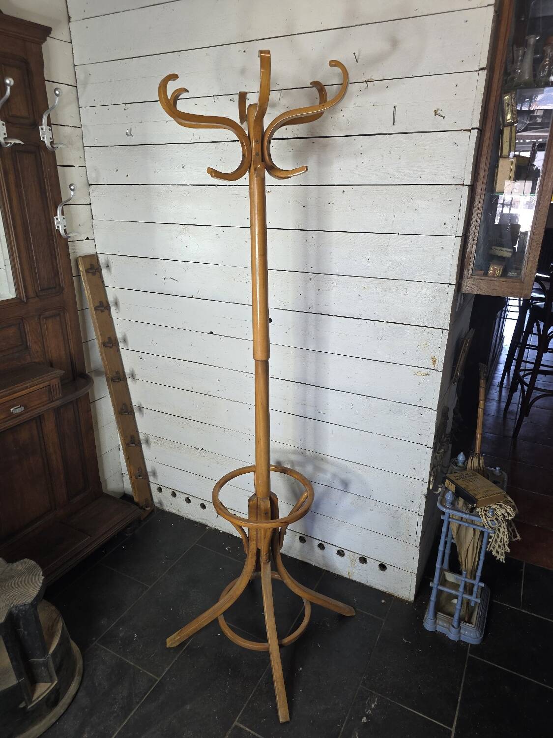 Baumann parrot coat rack from the 50s