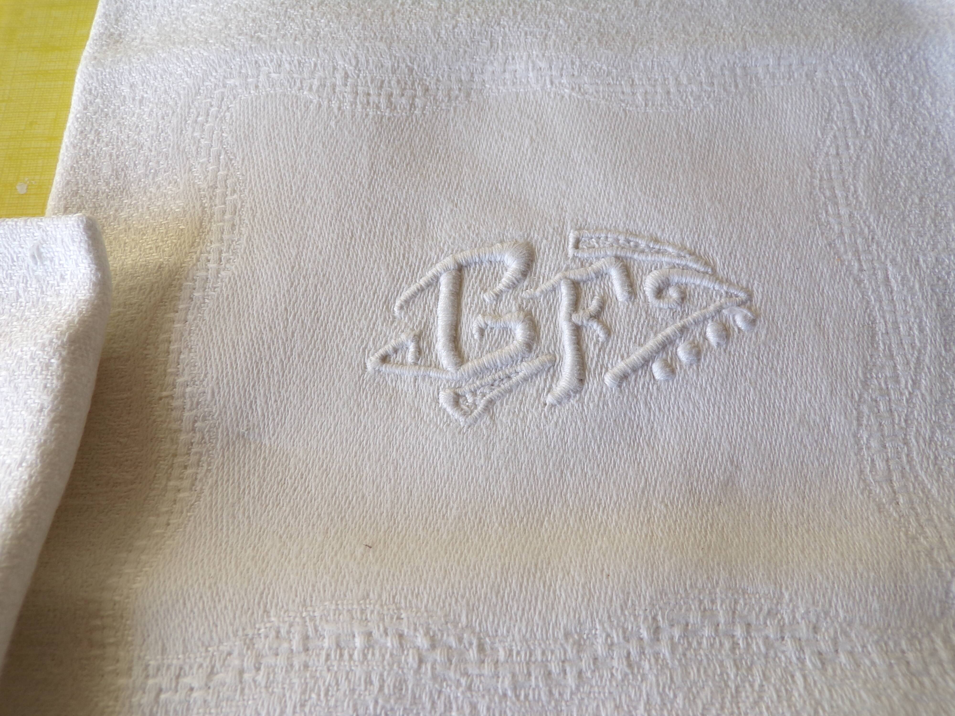 Lot of 3 towels monograms "GF"