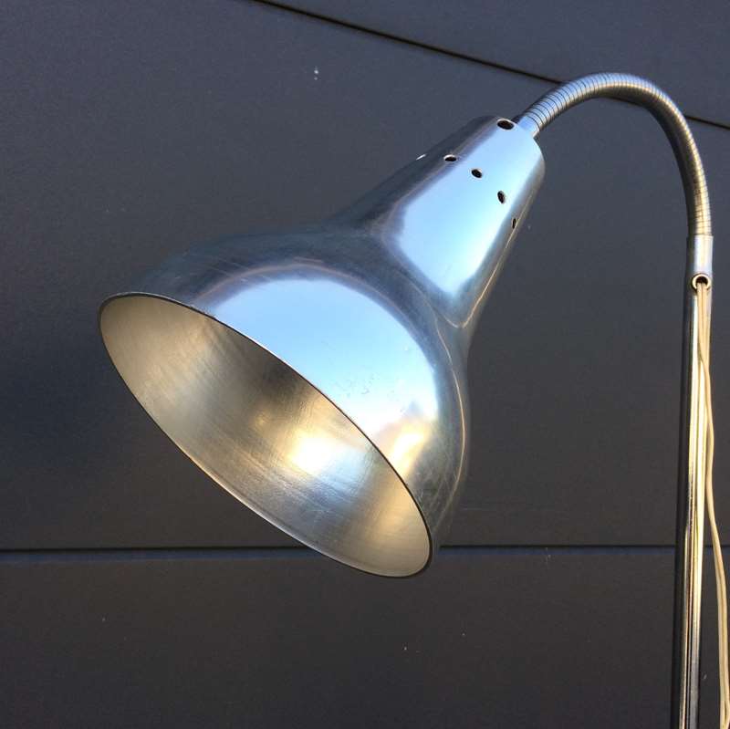 Chrome metal lamppost