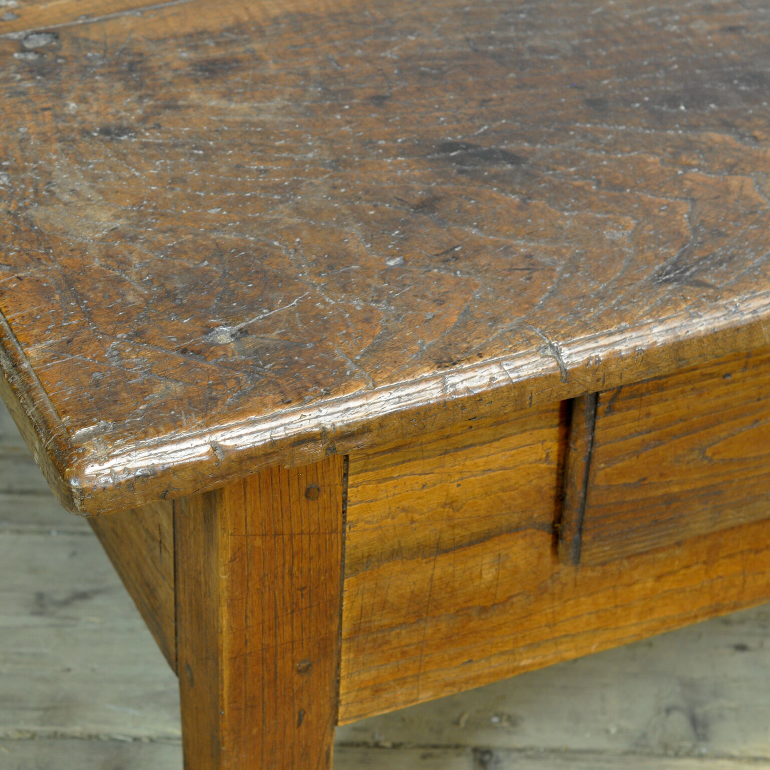 Oak coffee table, circa 1820