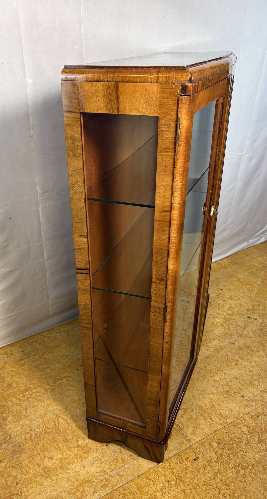 Elegant Art Deco Vintage Display Cabinet (Circa 1930–1940)  A beautifully c