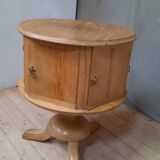 Cabinet with 8 rotating compartments