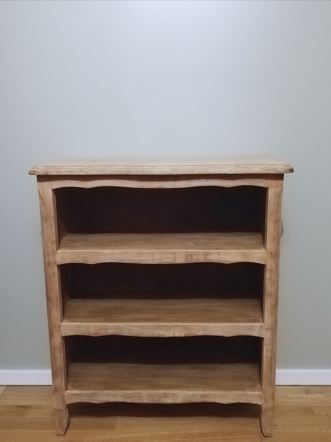 Bookcase in raw oak