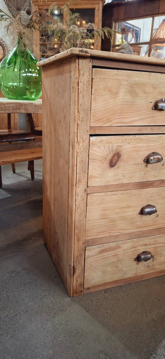 Trade furniture with drawers