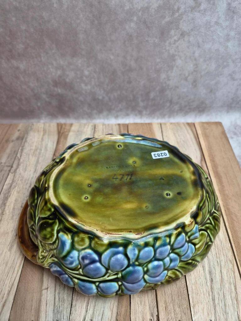 Small basket dish in Sarreguemines slipware Glycine 4771 vintage