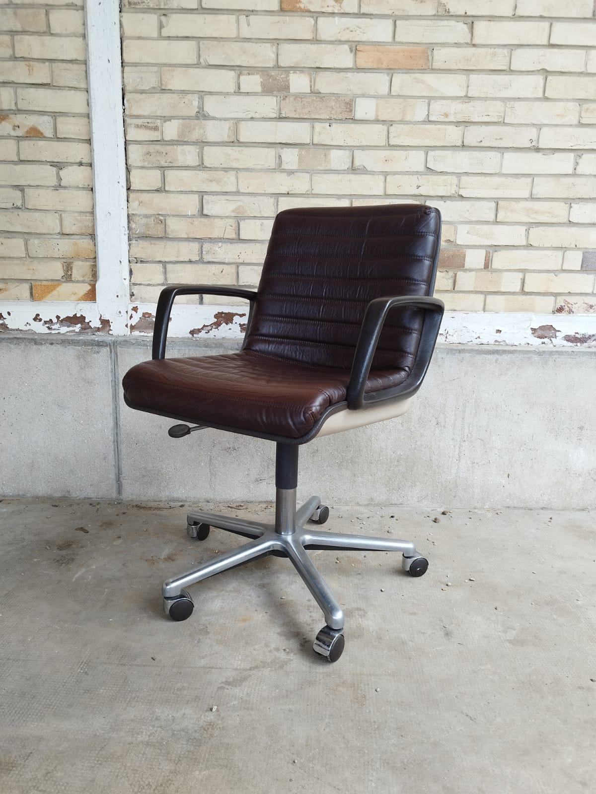 Fauteuil vintage cuir eurosit - france 1983