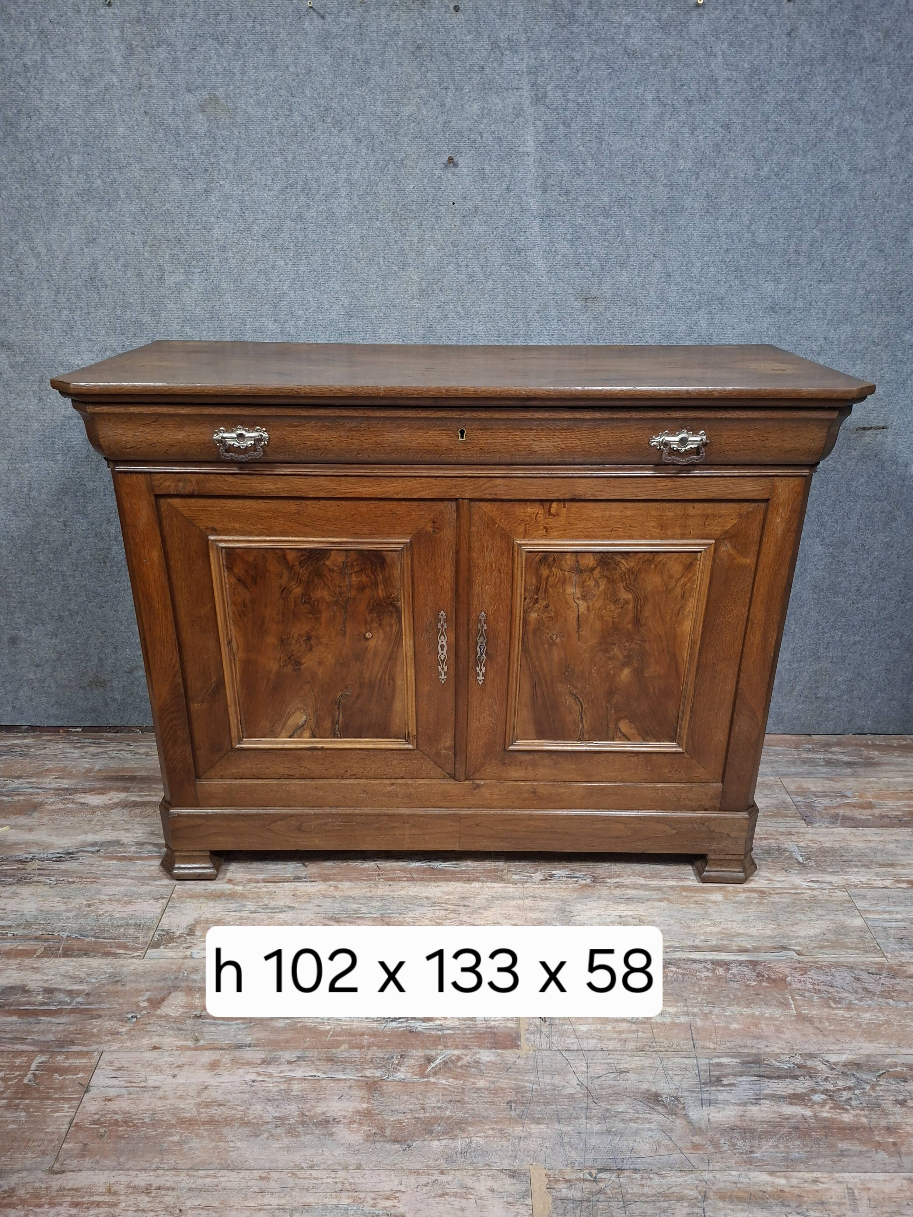 Louis-Philippe period buffet in solid walnut, 19th century.