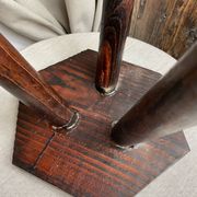 Tabouret de ferme français  tripode en bois années 60