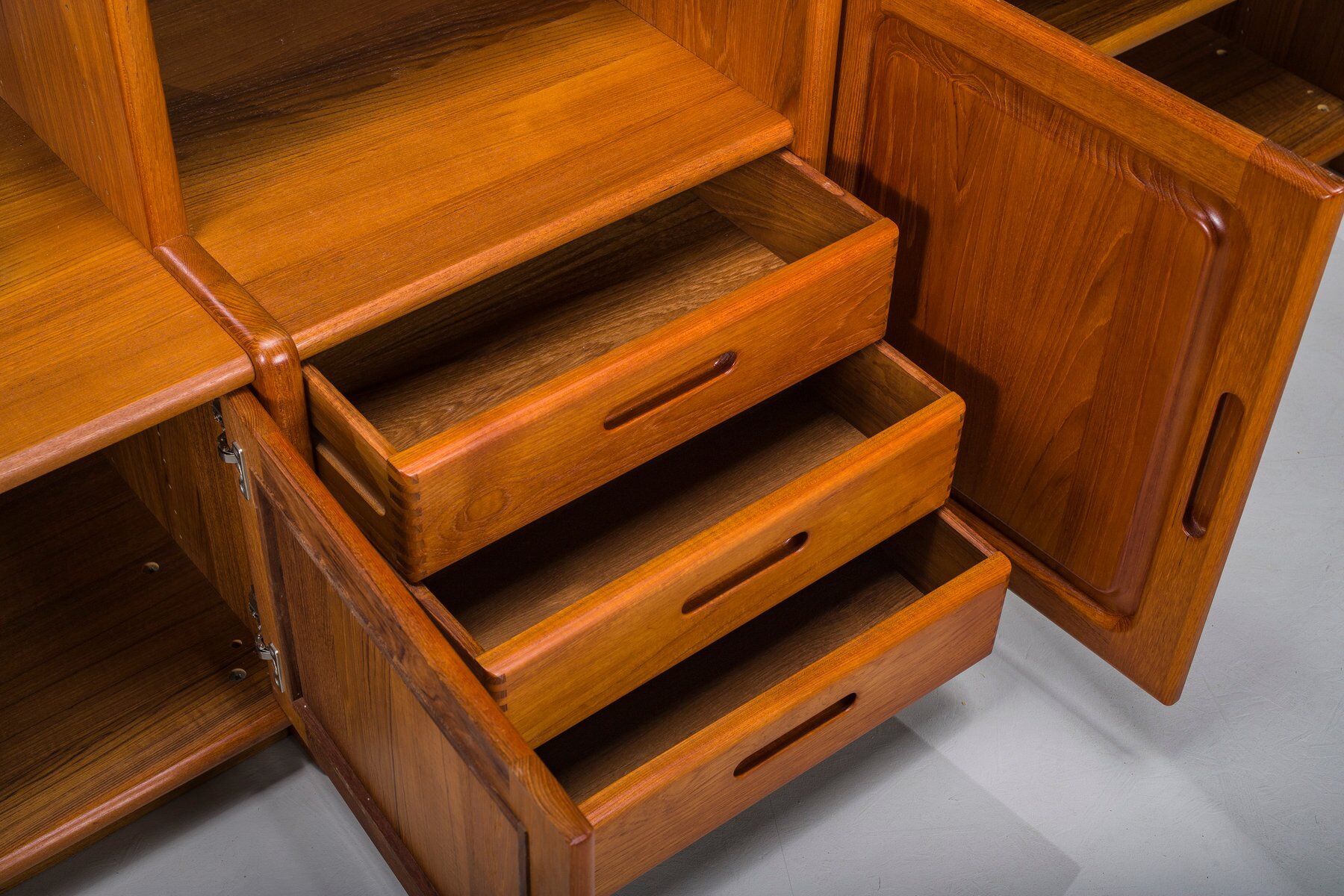 Mid-century modern Danish modular teak wall unit from Dyrlund, Denmark, 1970s