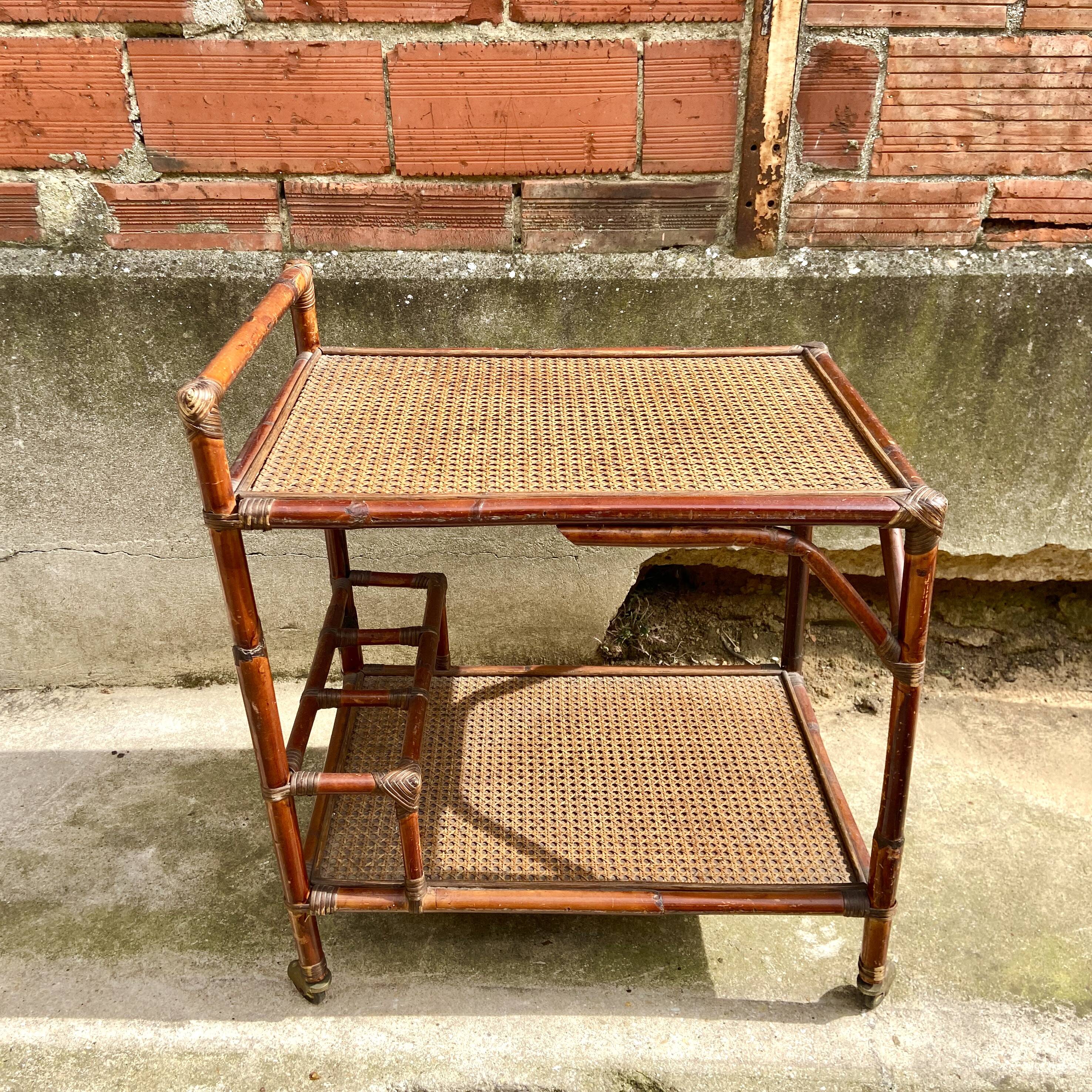 1960 - Bamboo roller service with 3 bottle compartments