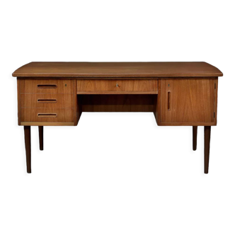 Vintage classic mid-century danish scandinavian modern teak bilateral desk, 1960s