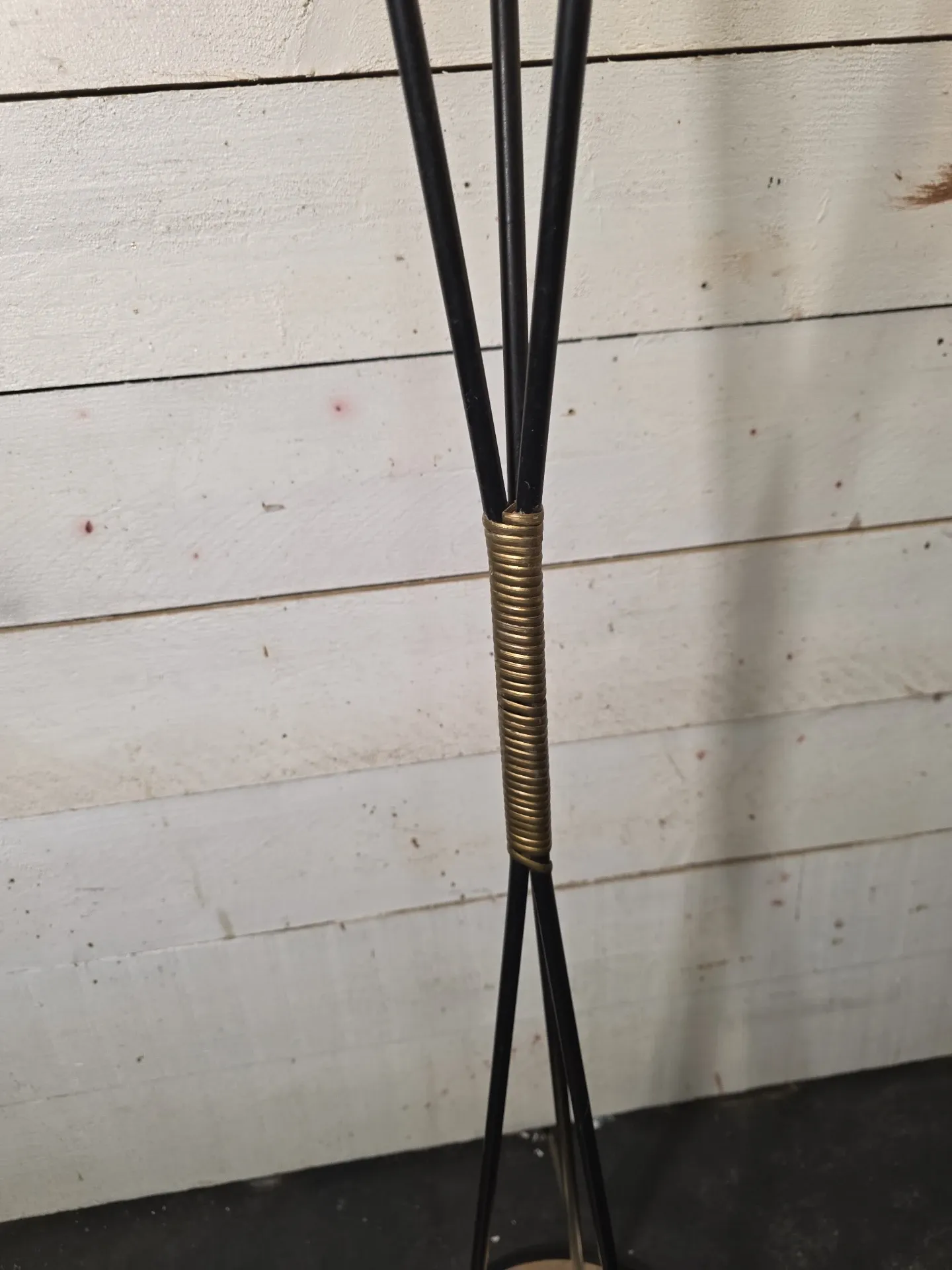 Vintage 3-light floor lamp from the 1960s.