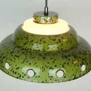 Suspension vintage en métal émaillé et verre blanc 1960