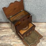 Escalier de bibliothéque avec fonction toilette dissimulée