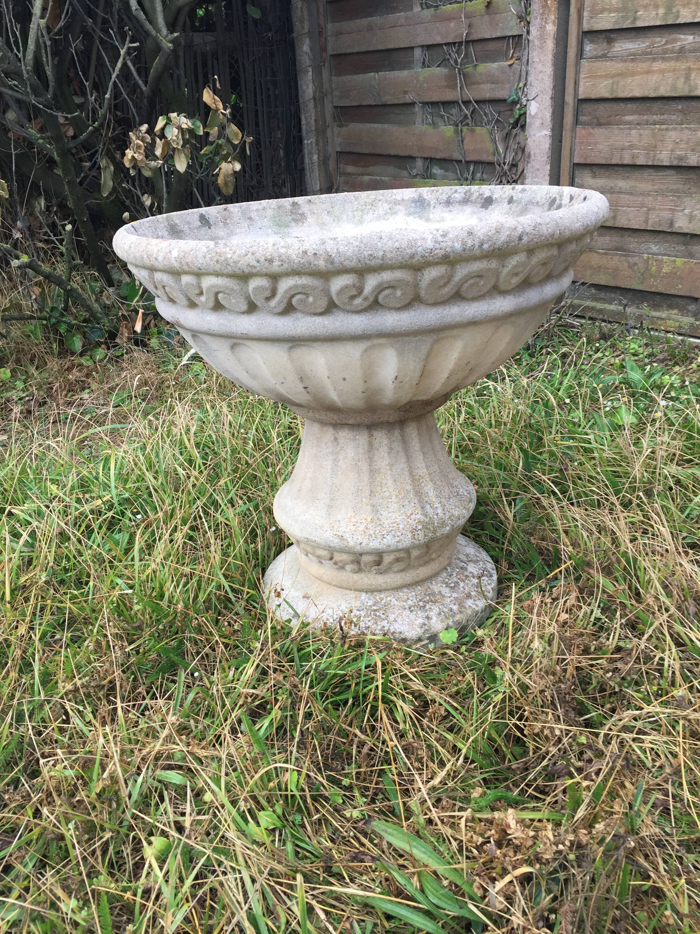 Vase médicis en pierre reconstituée