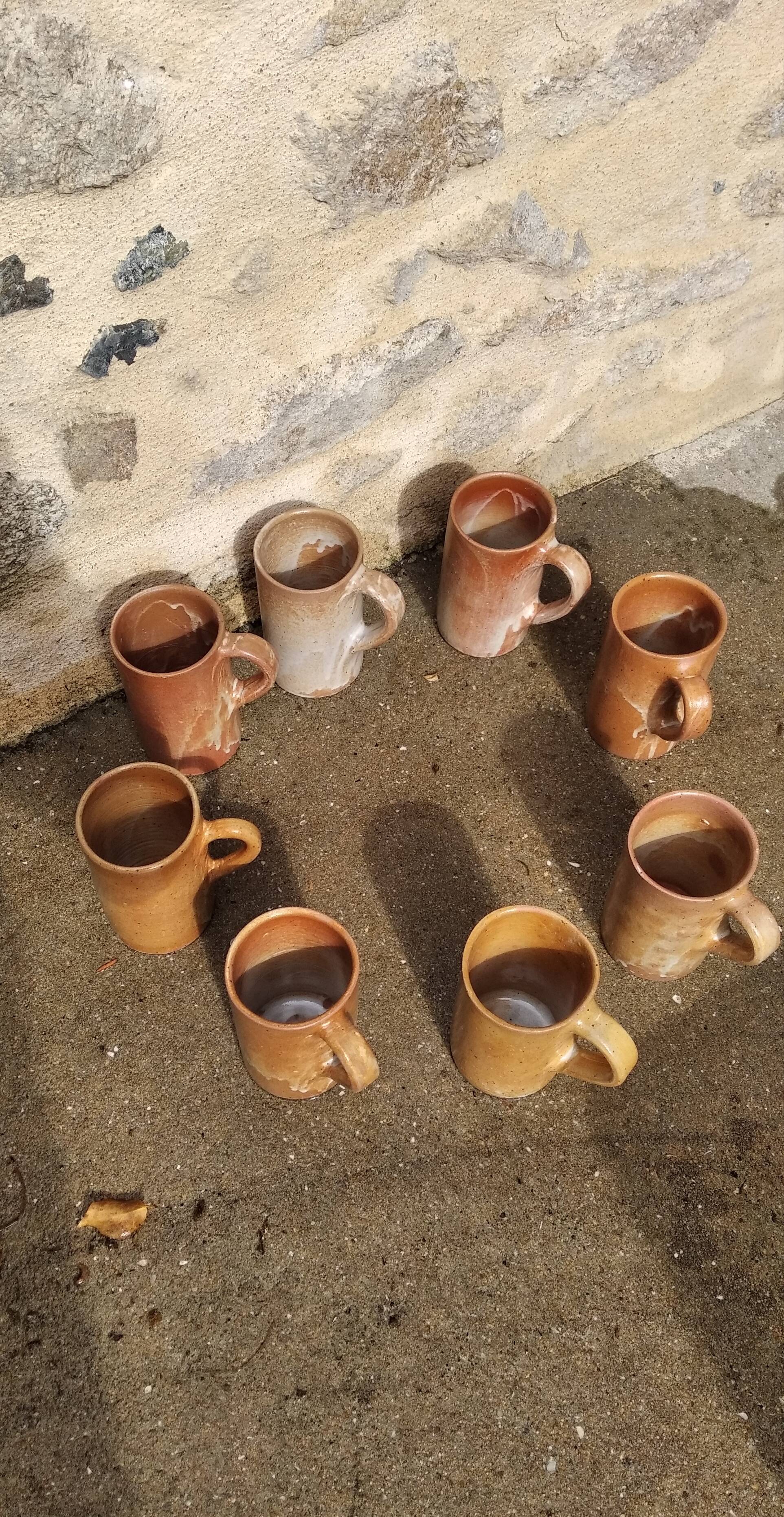Mug in enamelled stoneware