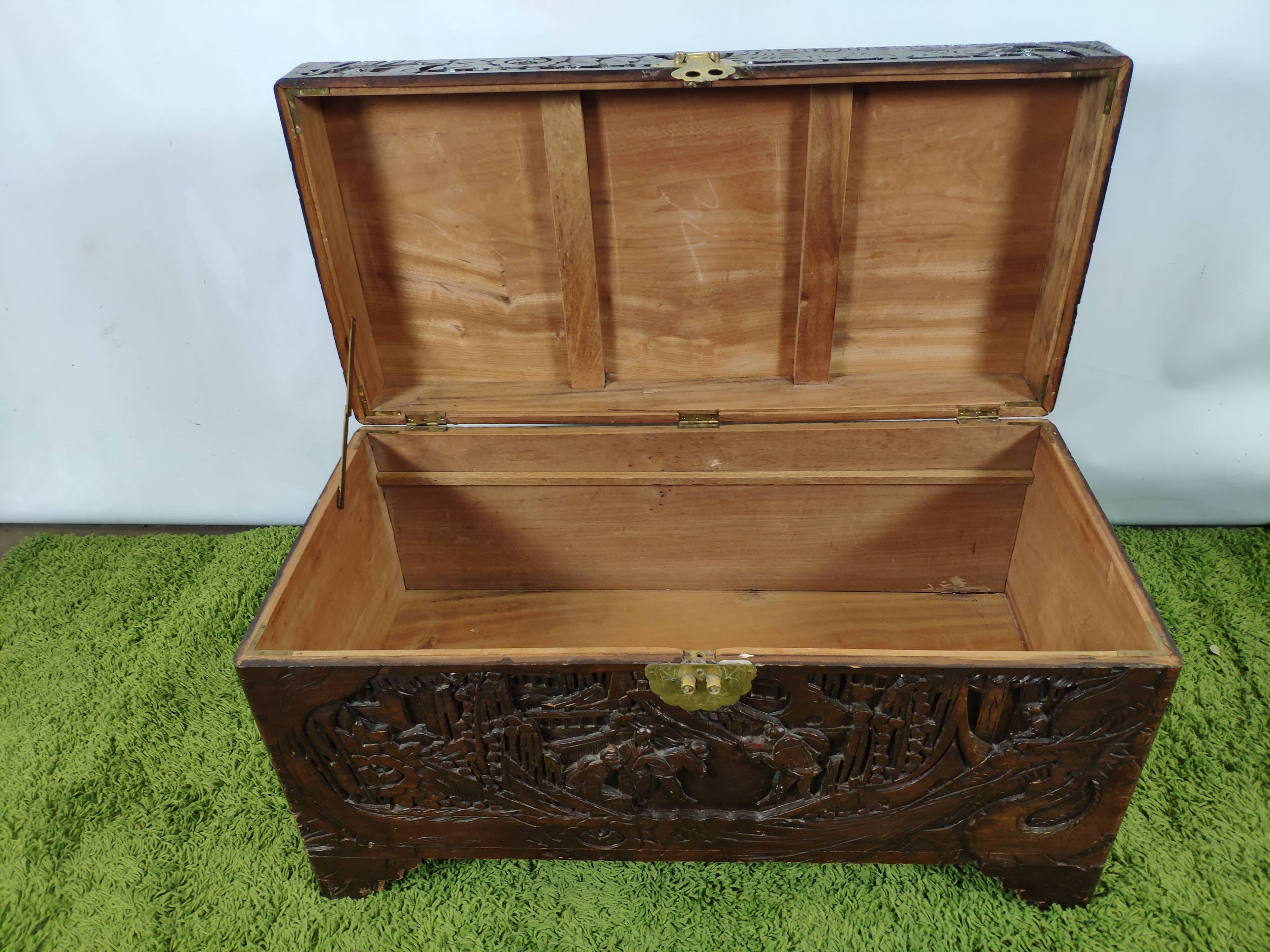 Asian-style travel trunk