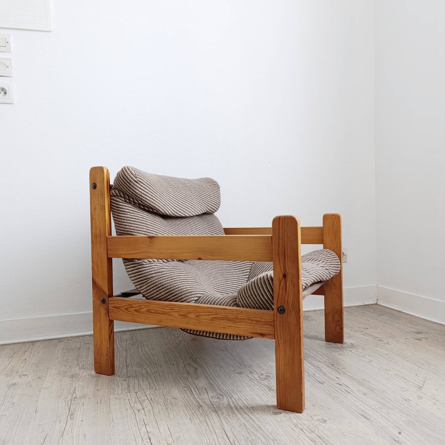 Scandinavian chalet armchair