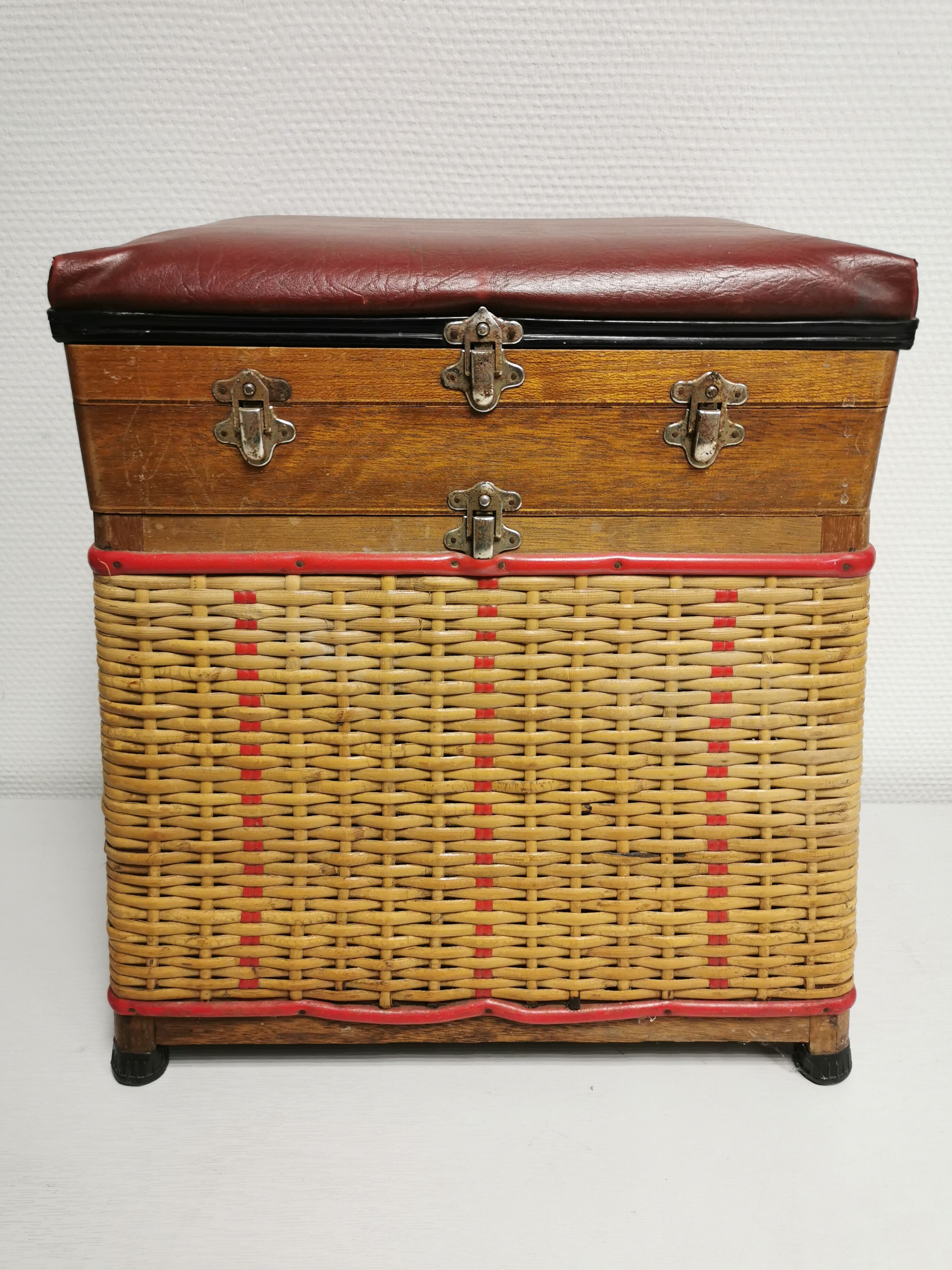 Siège coffre , tabouret vintage de pecheur