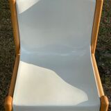 Chaise Gautier en plastique thermomoulé blanche et bois