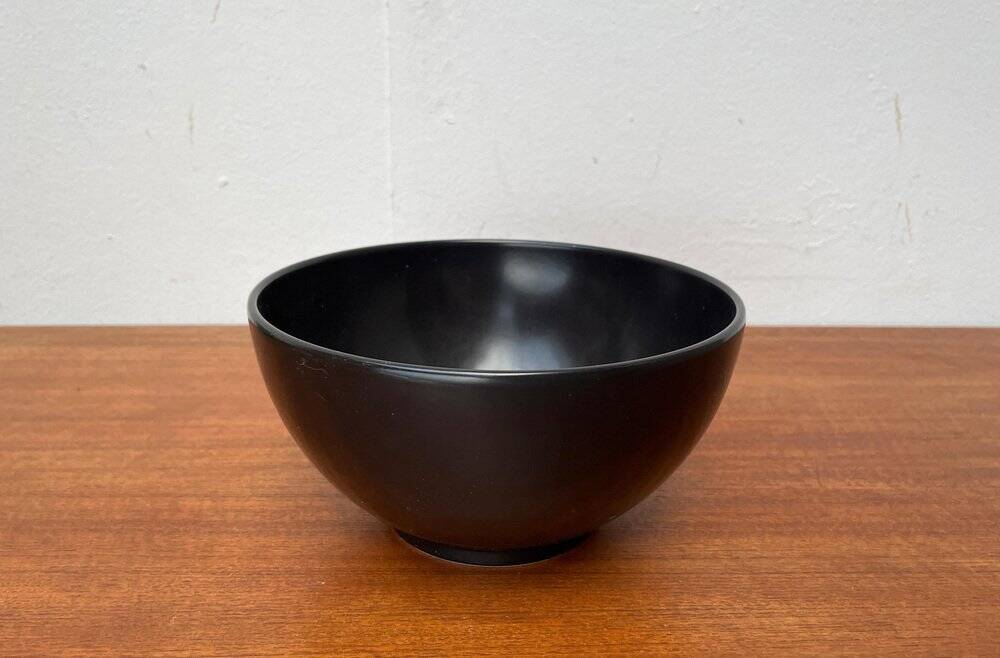 Mid-century German minimalist ceramic bowl by Wächtersbach, 1960s.
