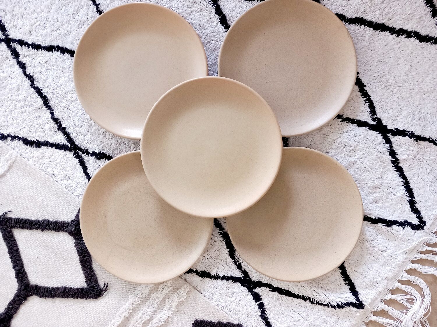 Flat plates Stoneware