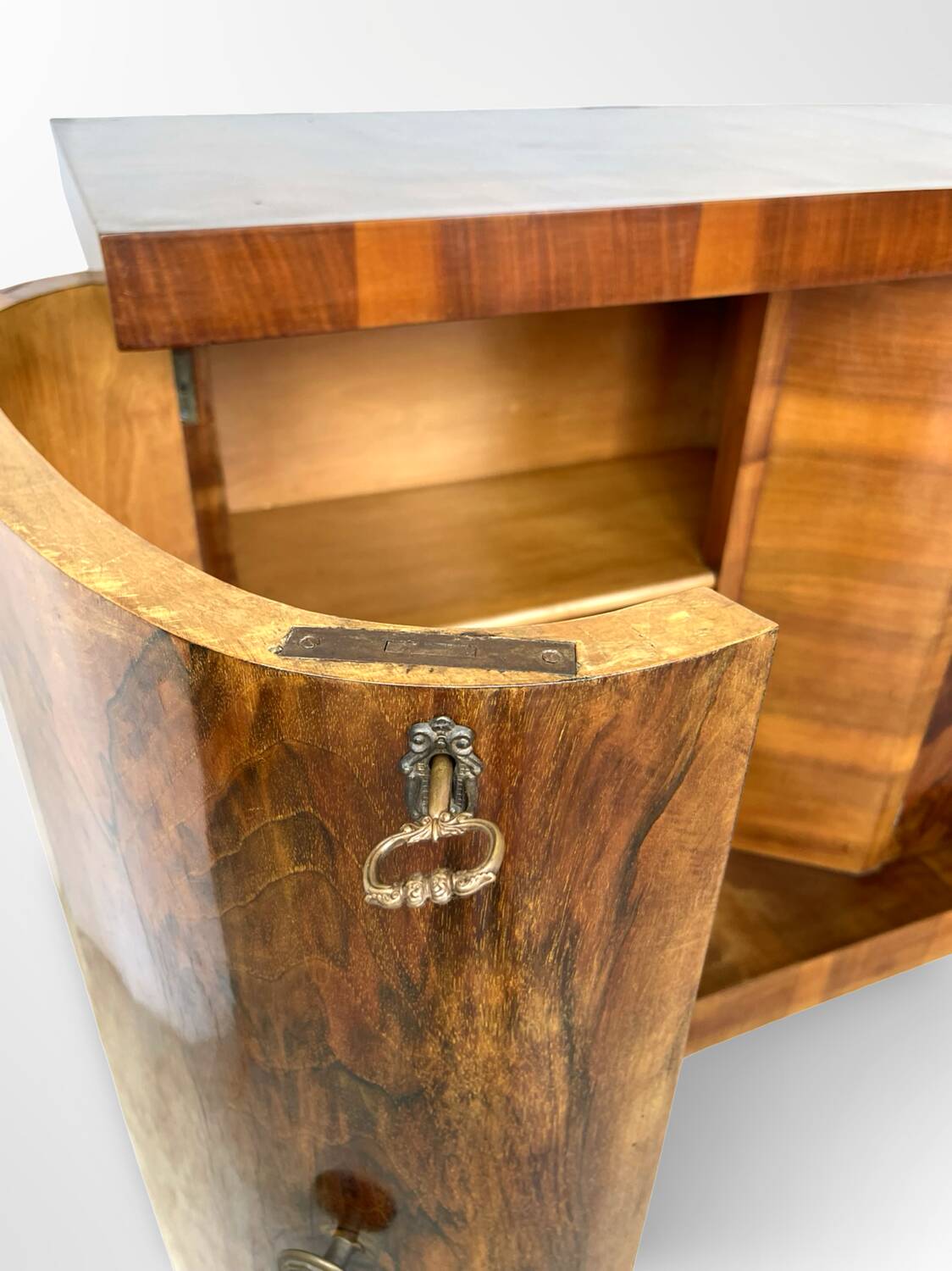 Impressionnant buffet Art déco italien des années 1930/1940