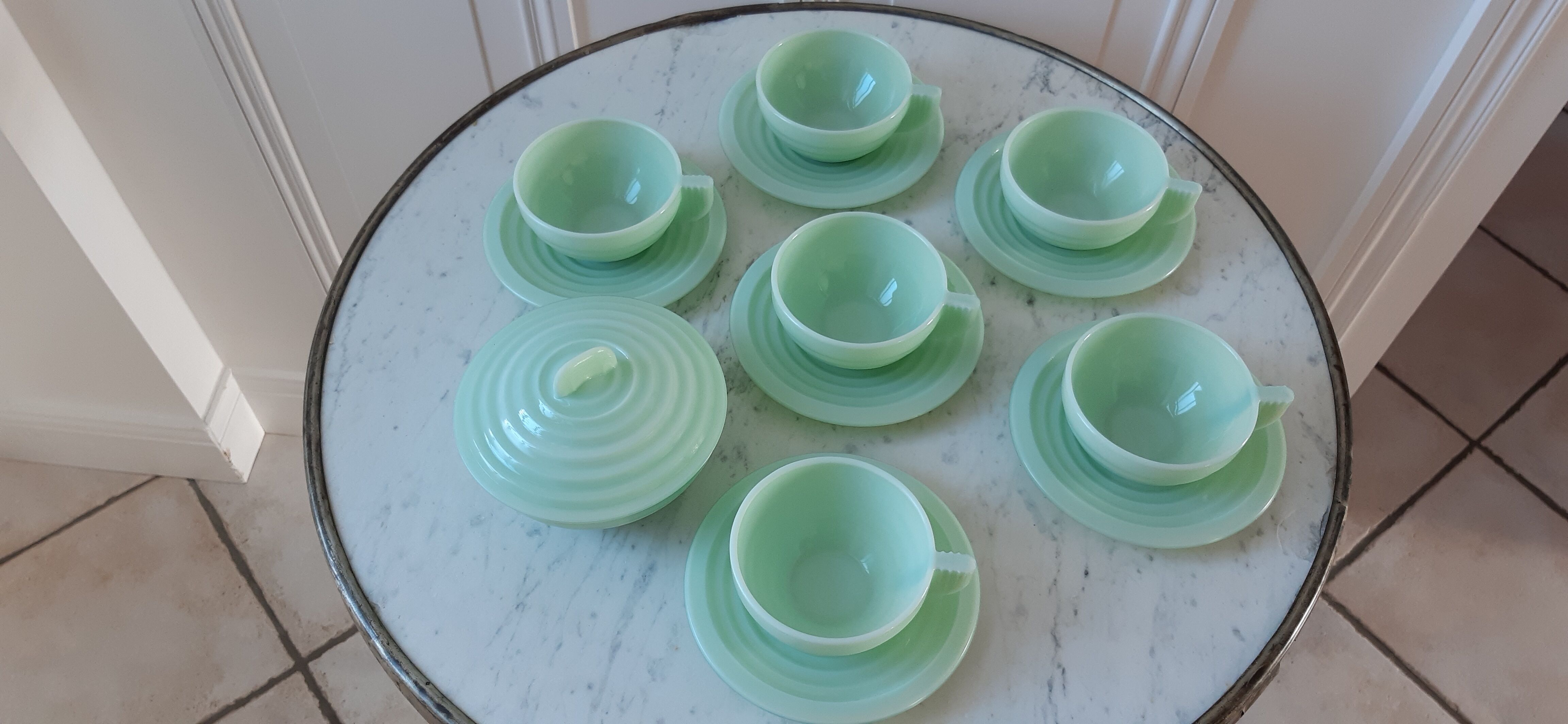 Coffee/tea set in 30s green opaline