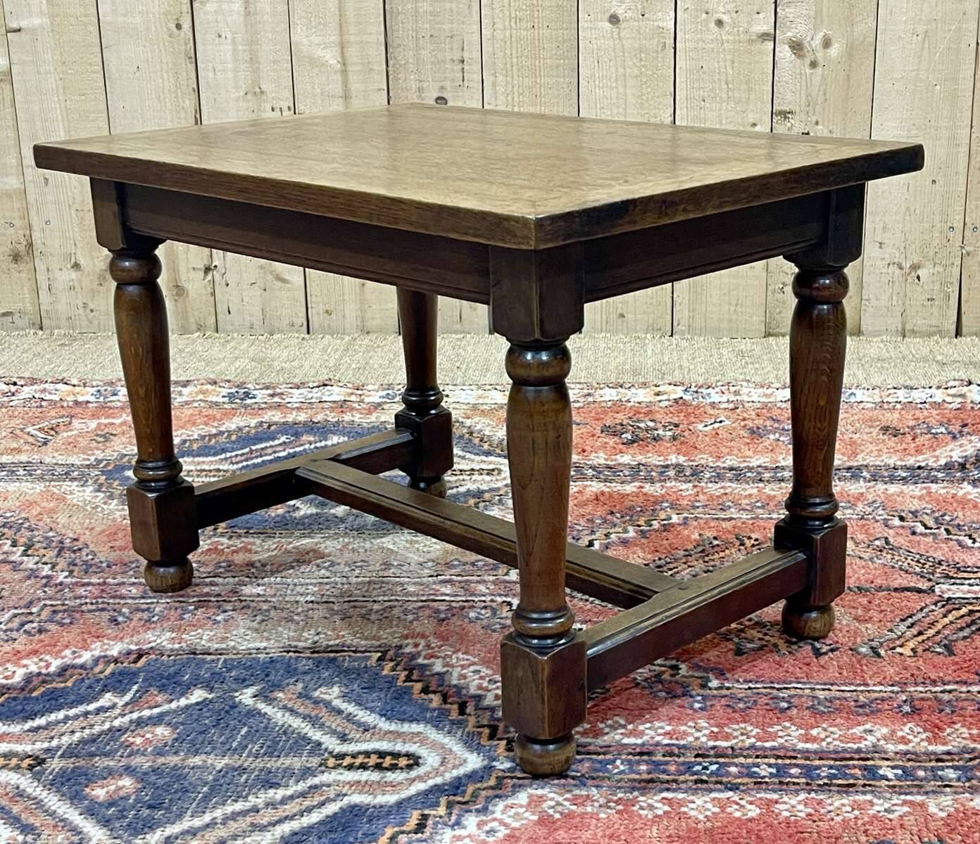 Table basse en chêne des années 1950