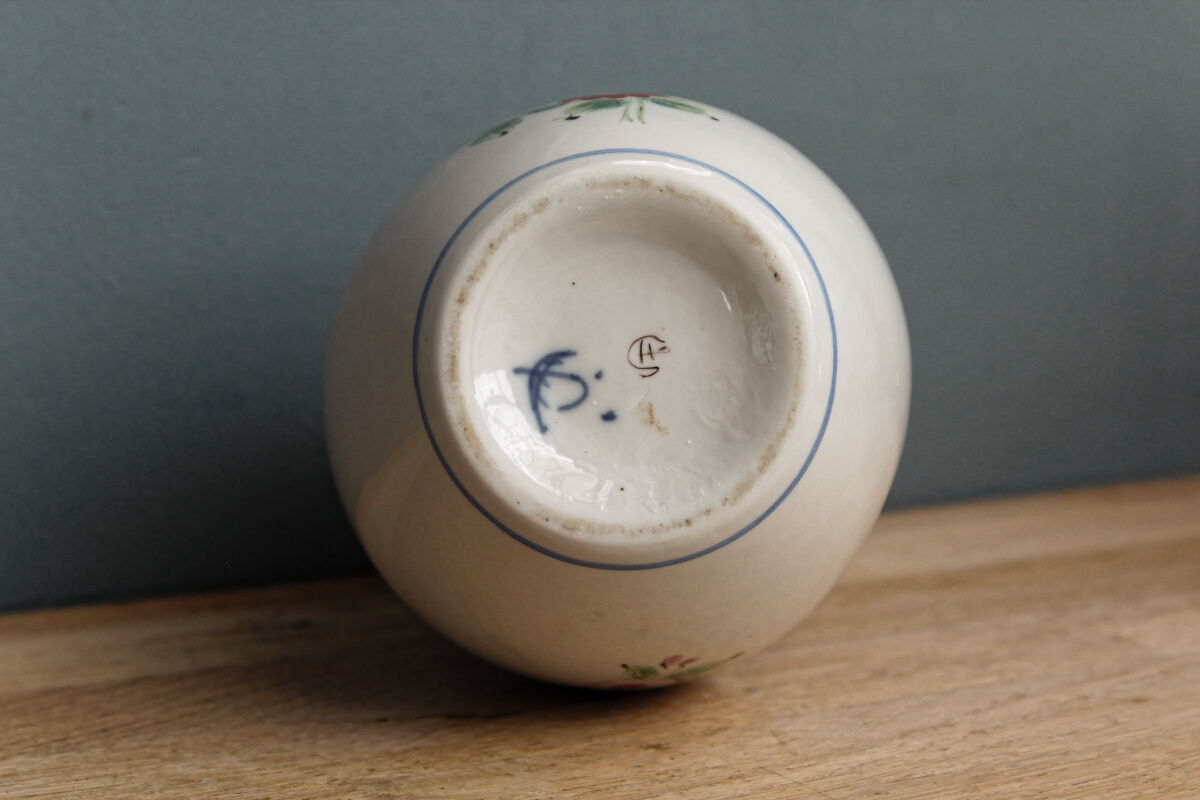 Signed faience vase - Fort Mahon