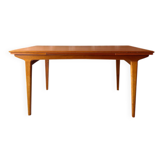 Scandinavian teak table with extensions, 1960s/70s.