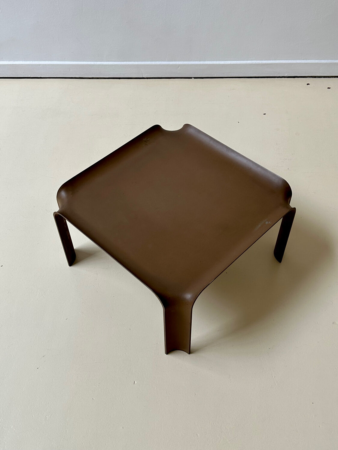 Table basse T 877 de Pierre Paulin pour Artifort 1970