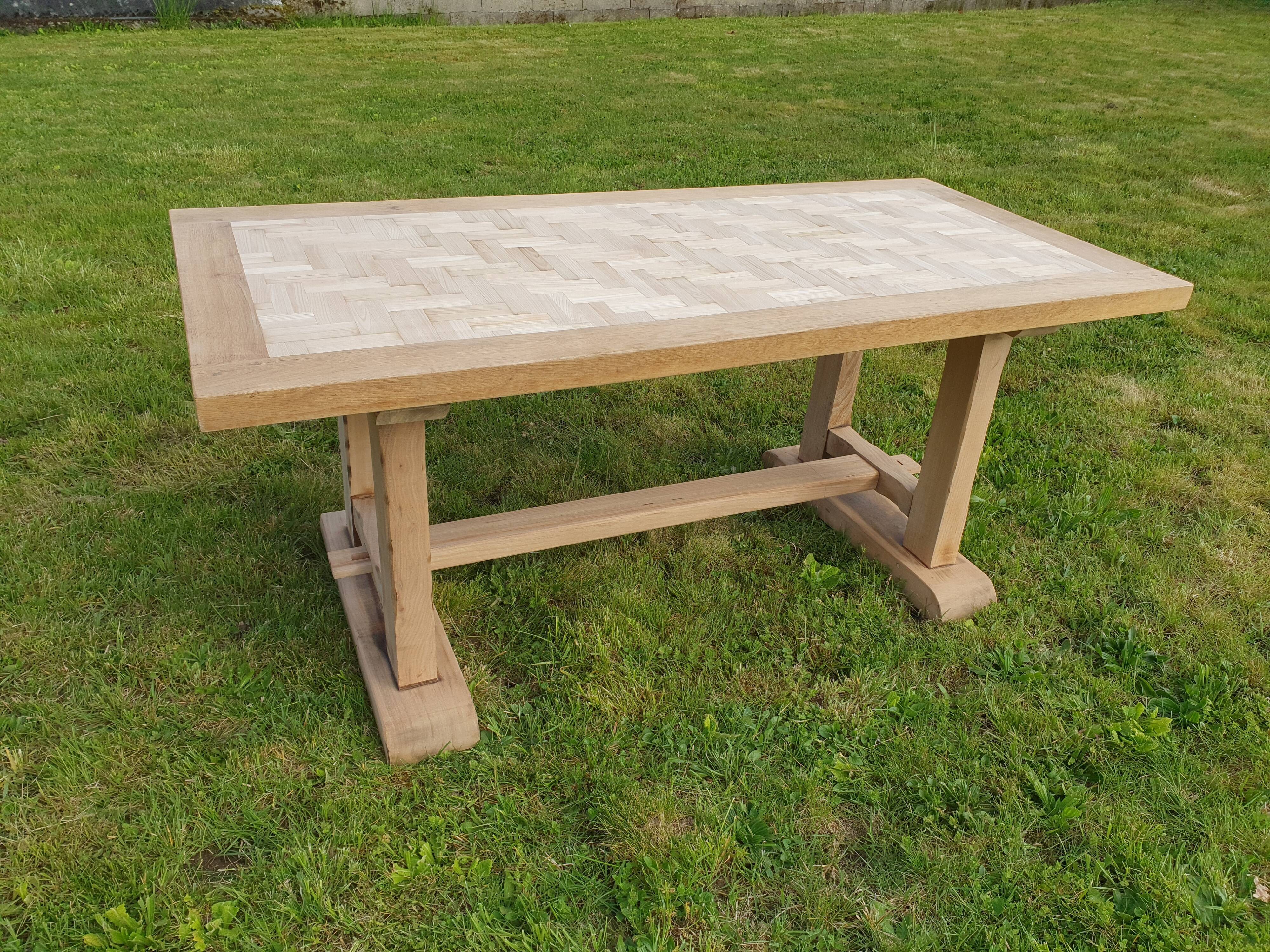 Farm table