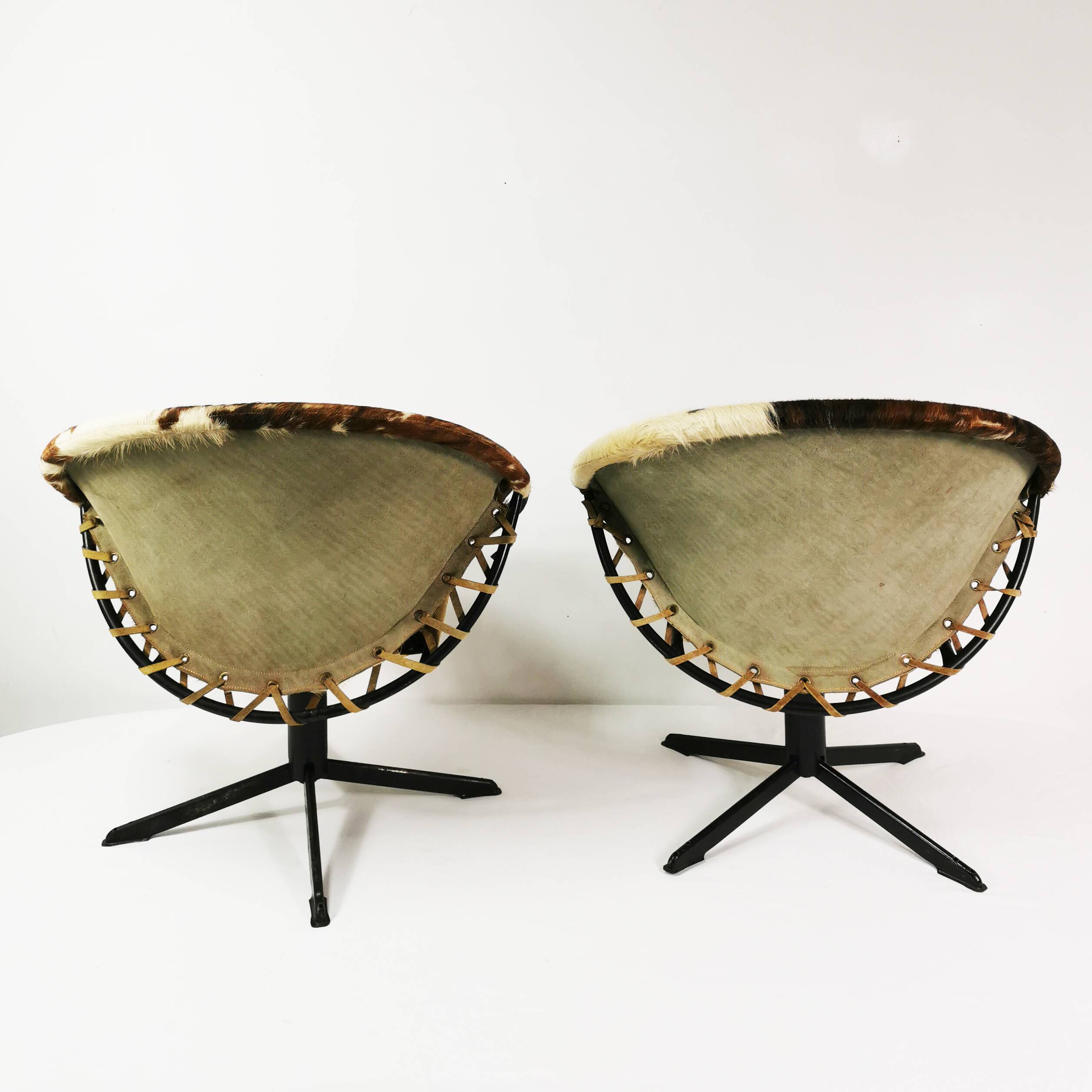 Pair of modernist Balloon armchairs, Germany 1960s.