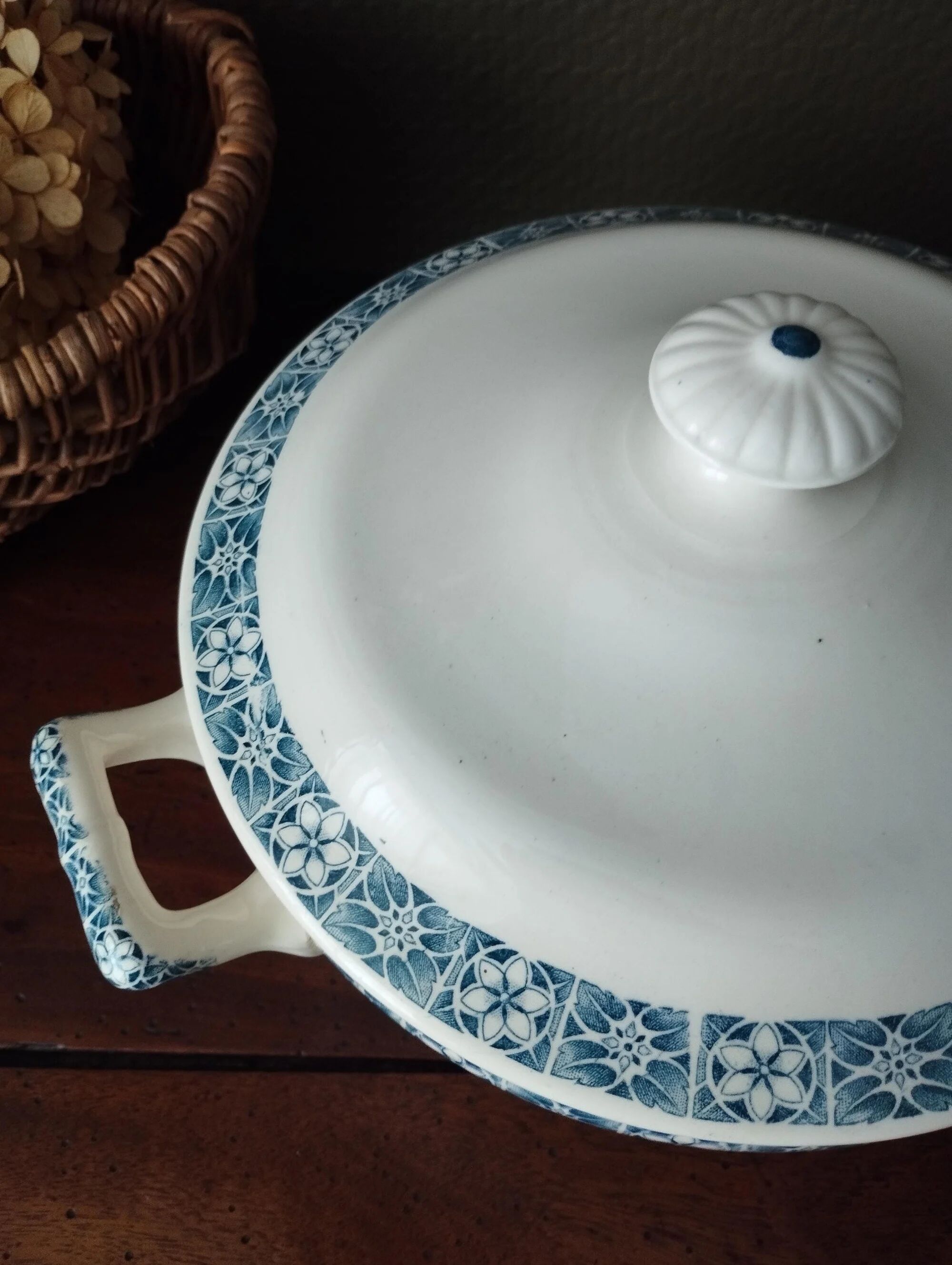 Longchamp "René" ironstone soup tureen