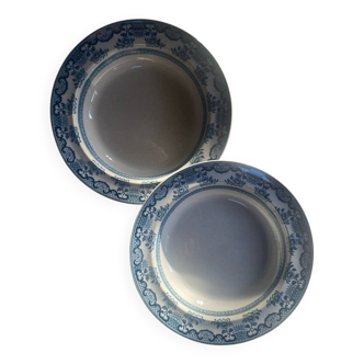 Set of 2 antique Wedgwood deep plates.