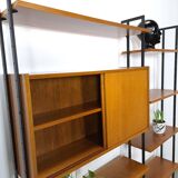 Modulair Omnia wandsysteem, Hilker, teak en zwart staal met legplanken