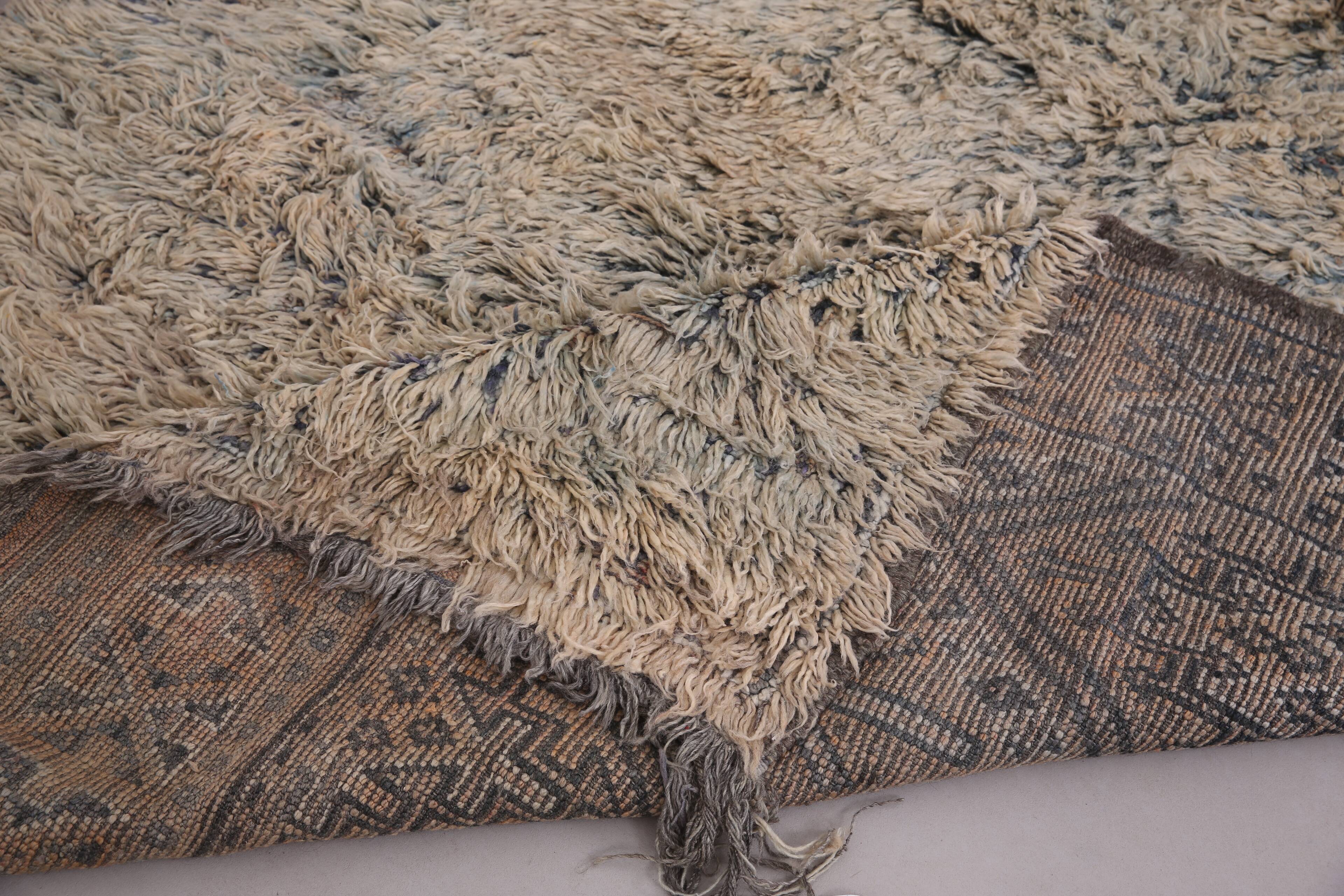 Shag Vintage Moroccan Rug 202 x 325 cm - Berber Wool Rug - Handmade Rug