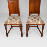 Pair of neo-Gothic chairs in Carved Walnut circa 1890