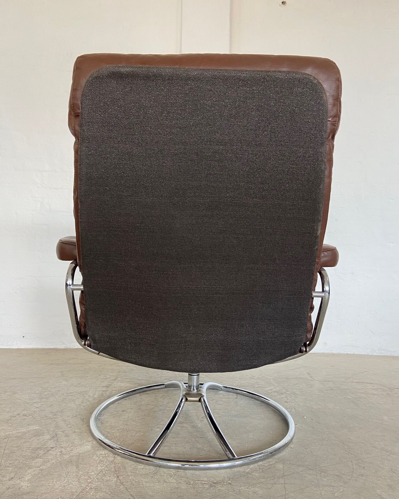 Vintage brown leather reclining lounge chair Ekornes Stressless & stool, 1960s