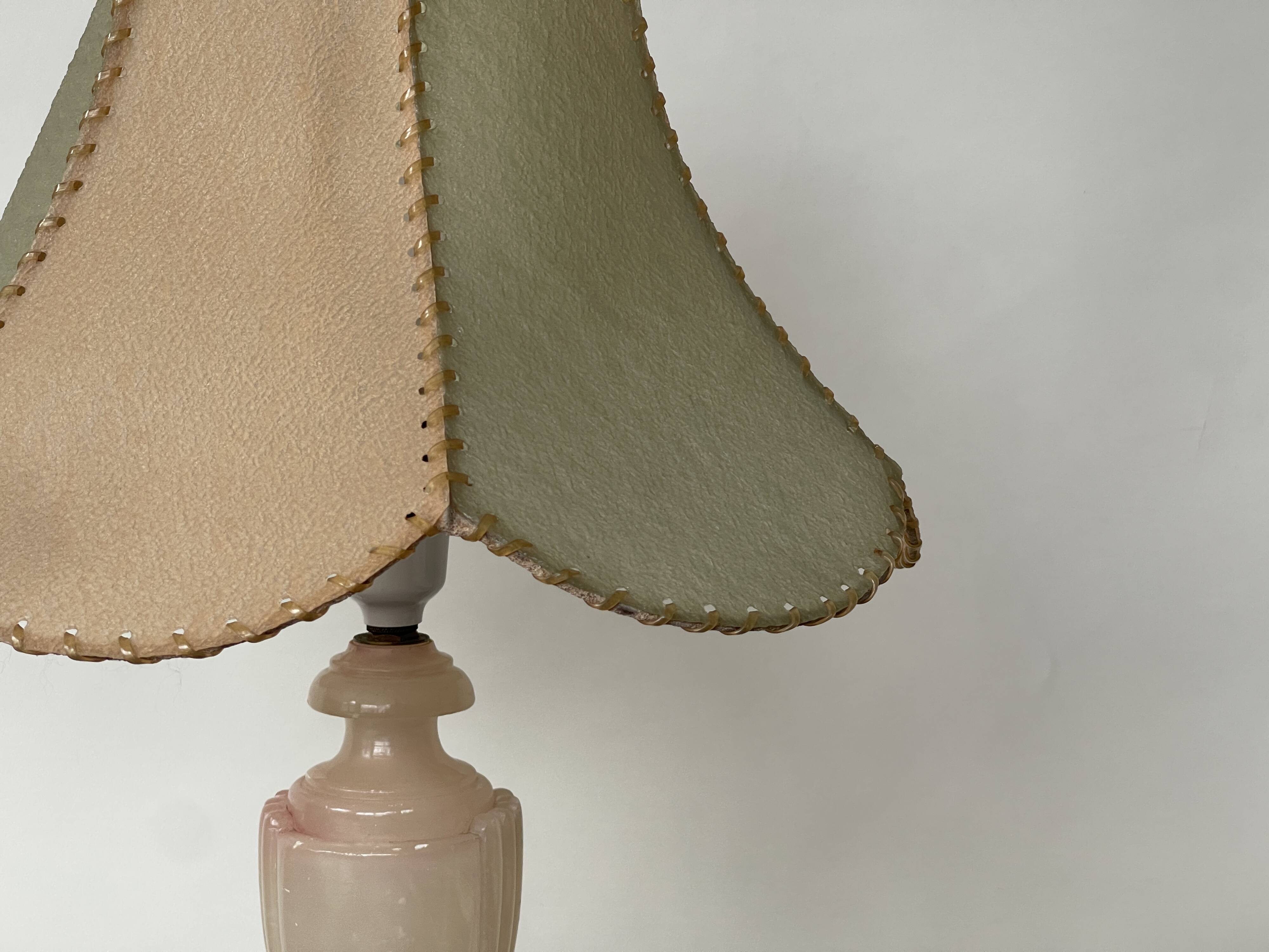 Lampe De Table Vintage – Piètement Albâtre Et Abat-jour Classique, Dans Son Jus