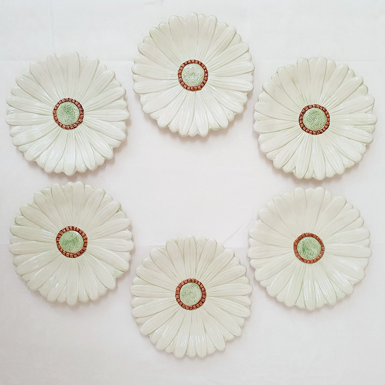 Set of 6 plates in slip "daisy"