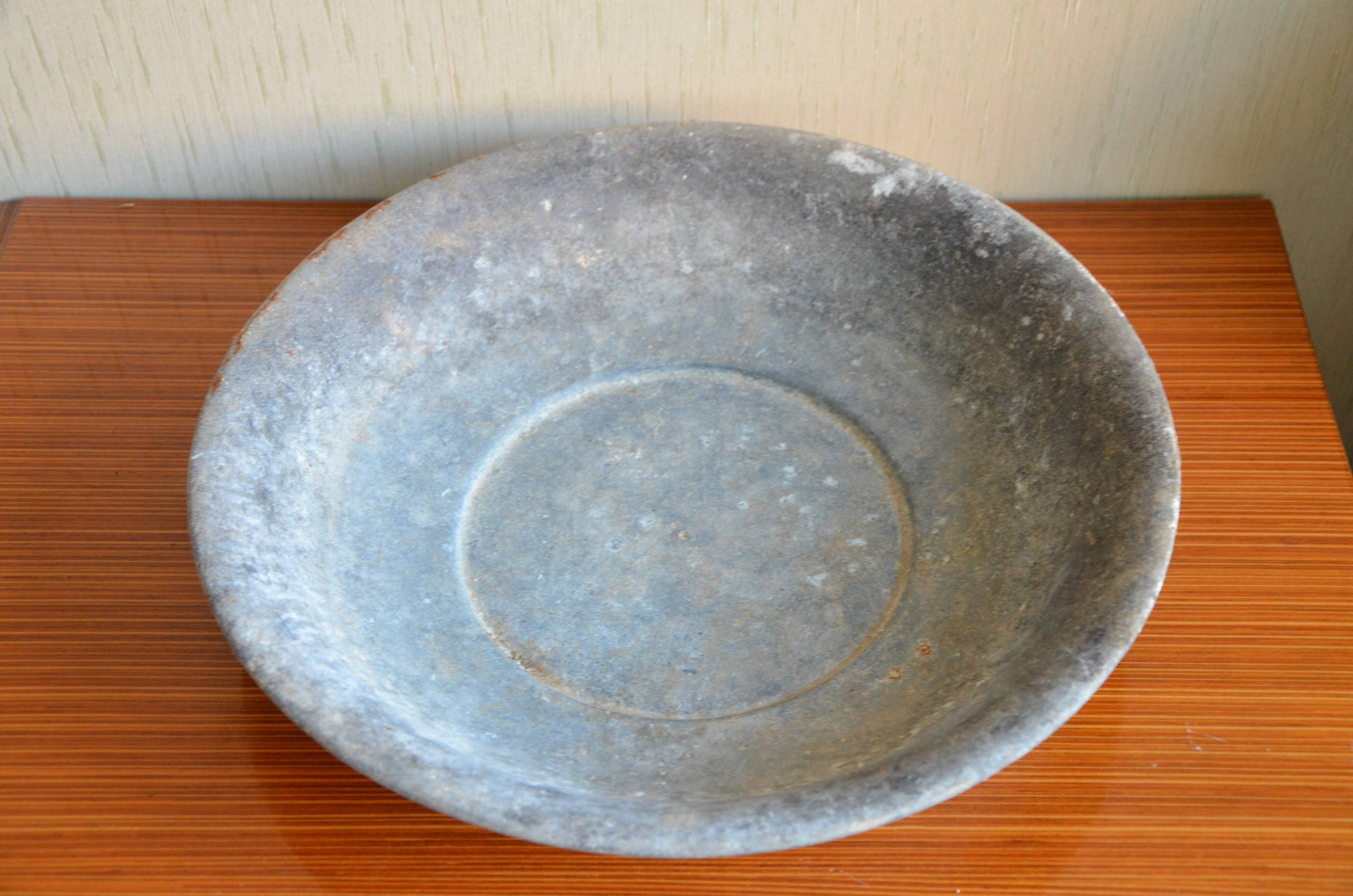 Zinc saucer