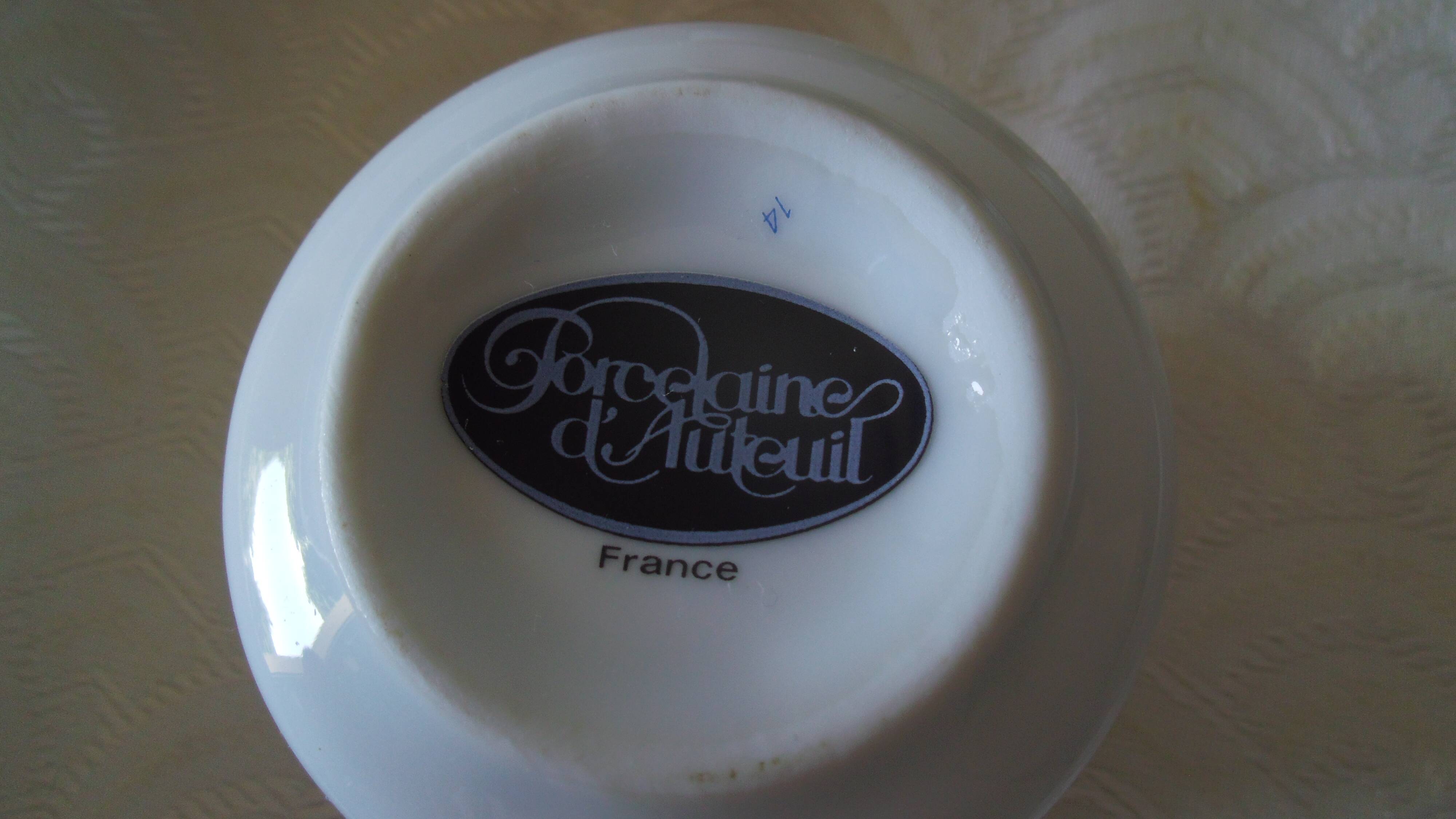 8 spice jars. porcelain of auteuil